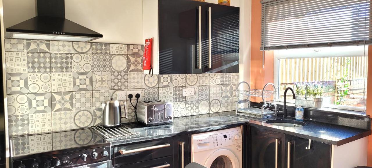 Sutherland St - 2 Bed Home With Free Parking Йорк Экстерьер фото