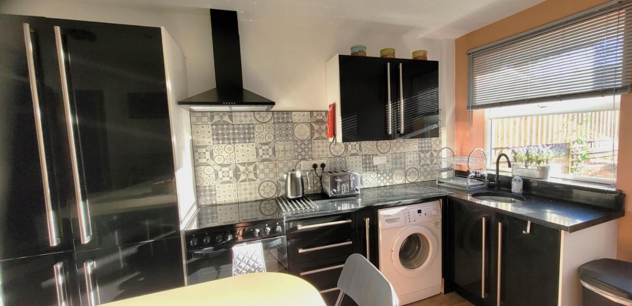 Sutherland St - 2 Bed Home With Free Parking Йорк Экстерьер фото